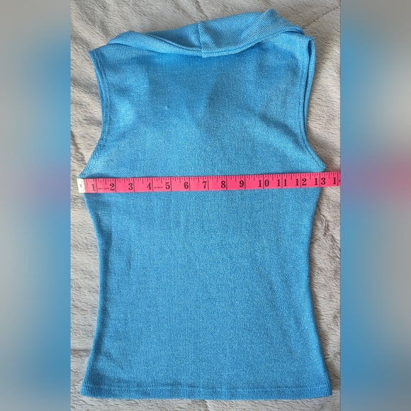 Blue top - Picture 4 of 5